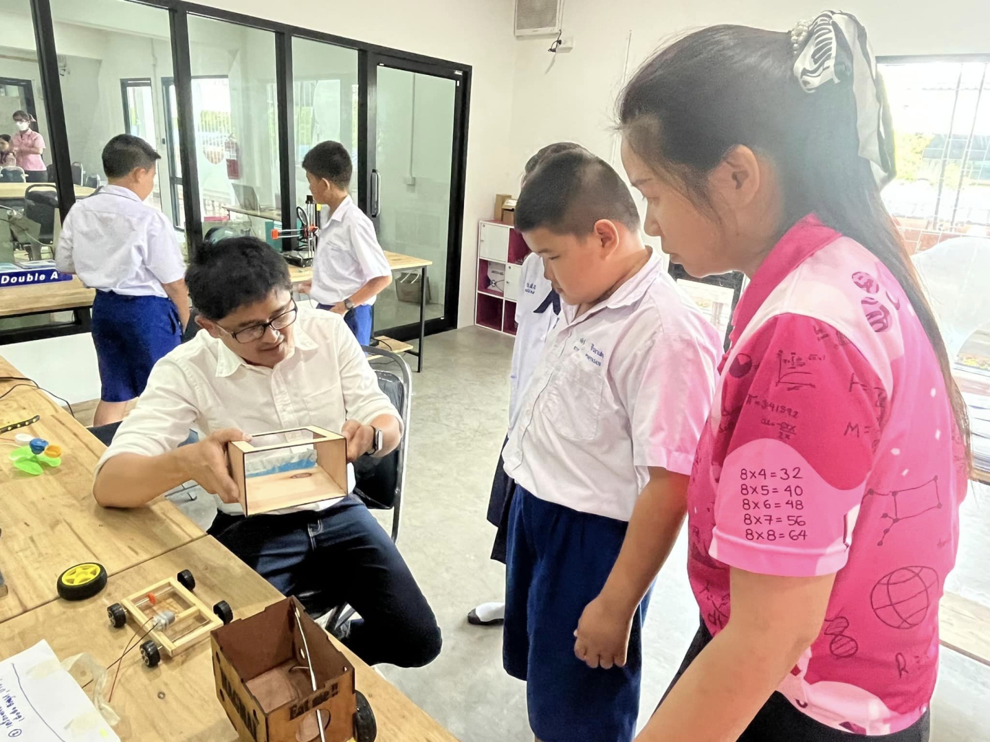 20230927032057.jpg - การอบรม Meaningful Project ครั้งที่ 3 ให้กับตัวแทนคณะครู ที่เป็น Facitator ของโรงเรียนบ้านสันกำแพง ณ ห้องปฏิบัติการ Opportunity Space by Dr.Thaksin Shinawatra | https://bsk.ac.th/new