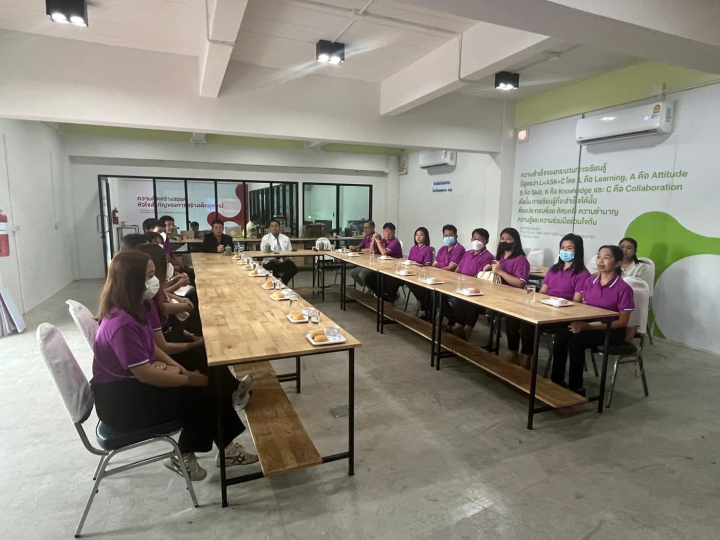 20230927040807(1).jpg - การต้อนรับผู้บริหาร คณะครูและบุคลากรทางการศึกษาจากโรงเรียนศาลาวิทยา จ.ลำปาง จำนวน 20 คน ที่ได้มาศึกษาดูงานเกี่ยวกับการจัดการเรียนรู้เพื่อสร้างสรรค์ด้วยปัญญา Constructionism | https://bsk.ac.th/new