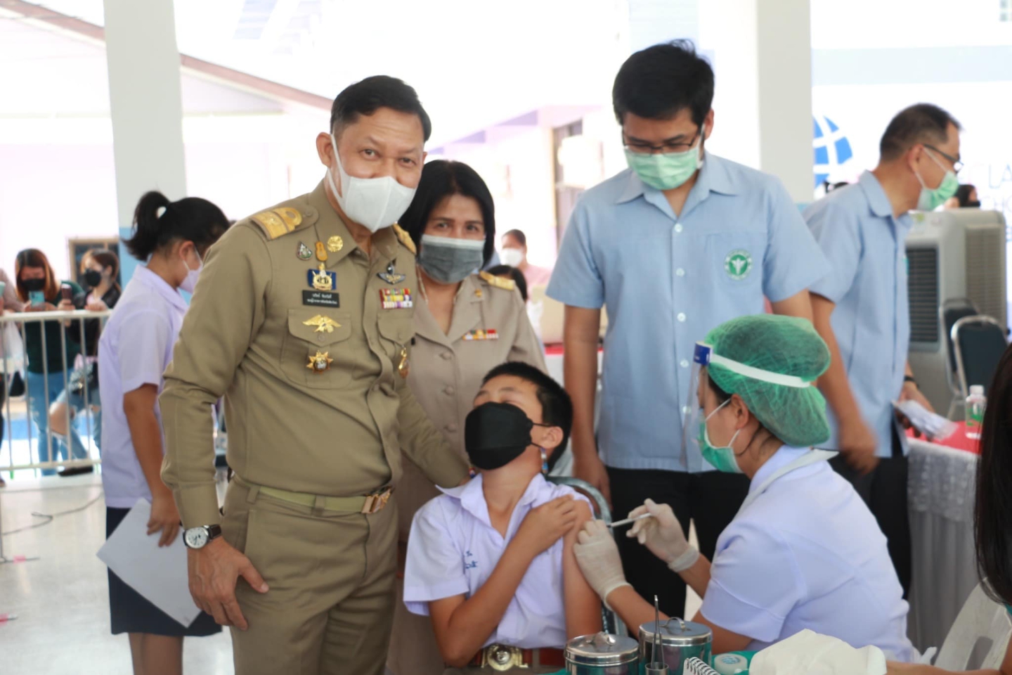 20220307130941.jpg - เชียงใหม่ เดินหน้าฉีดวัคซีนป้องกันโควิด-19 ให้แก่เด็กนักเรียนอายุ 5-11 ปี ในอำเภอสันกำแพง | https://bsk.ac.th/new